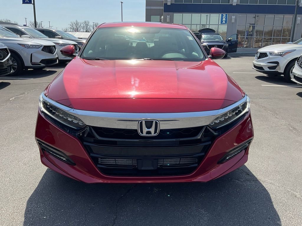 Used 2018 Honda Accord Touring image 2