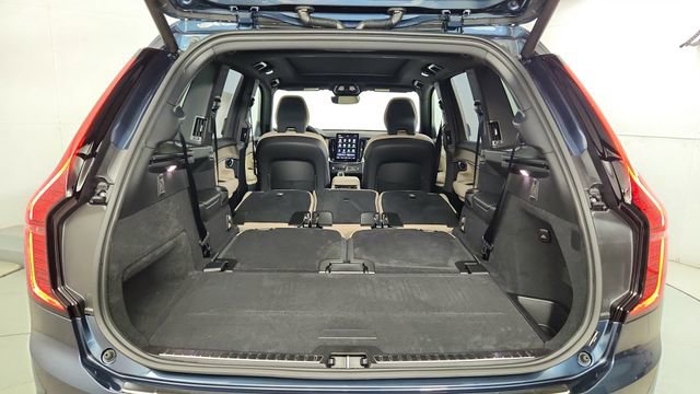 New 2026 Volvo XC90 B6 Plus w/ Protection Package Premier AWD/4WD image 44
