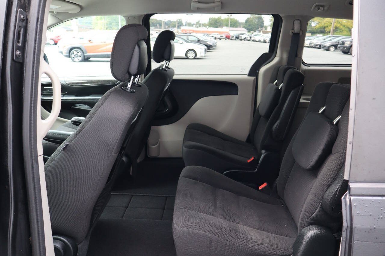 Used 2017 Dodge Grand Caravan SE w/ Power Window Group FWD image 5