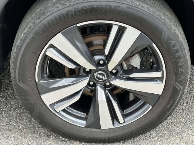 Used 2023 Nissan Rogue SL AWD/4WD image 10