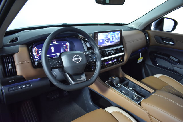 New 2026 Nissan Pathfinder Platinum AWD/4WD image 13