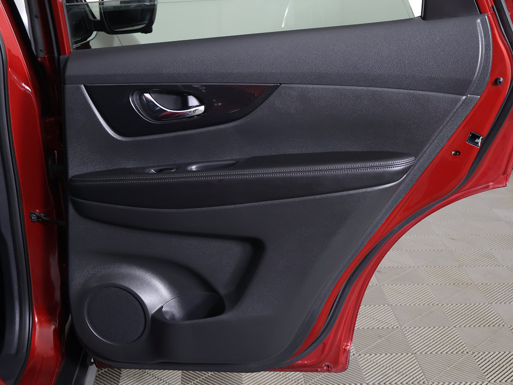 Used 2019 Nissan Rogue SL AWD/4WD image 25