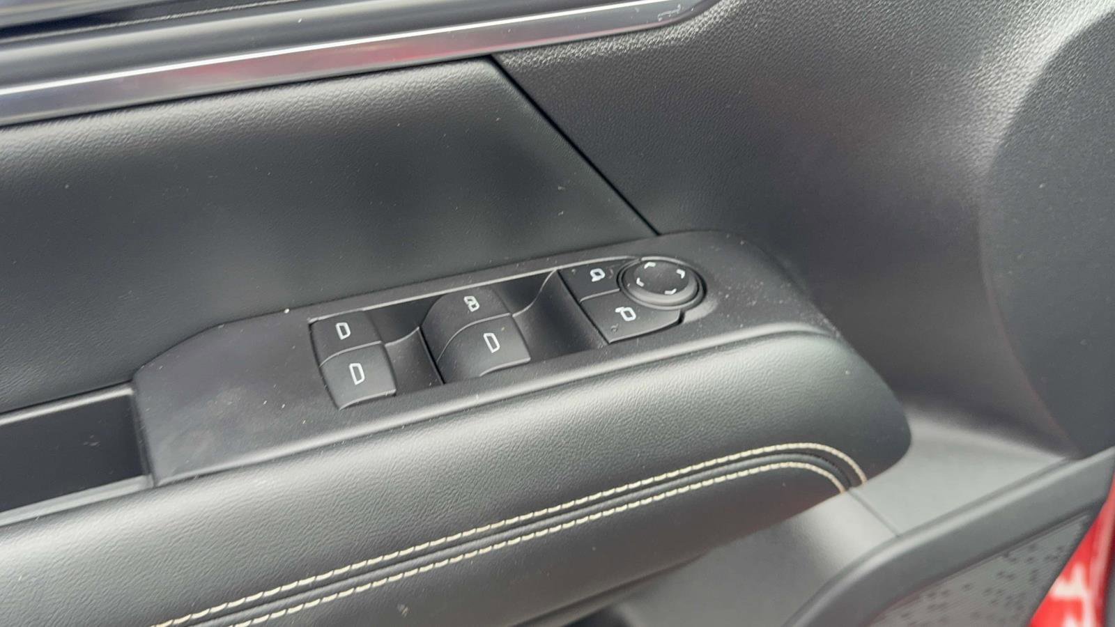 Used 2025 GMC Terrain Elevation image 20