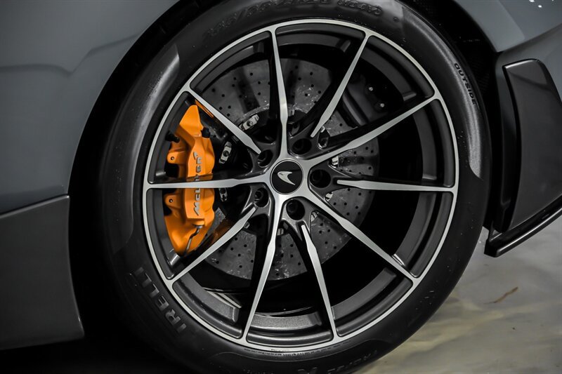 Used 2019 McLaren 600LT RWD image 15