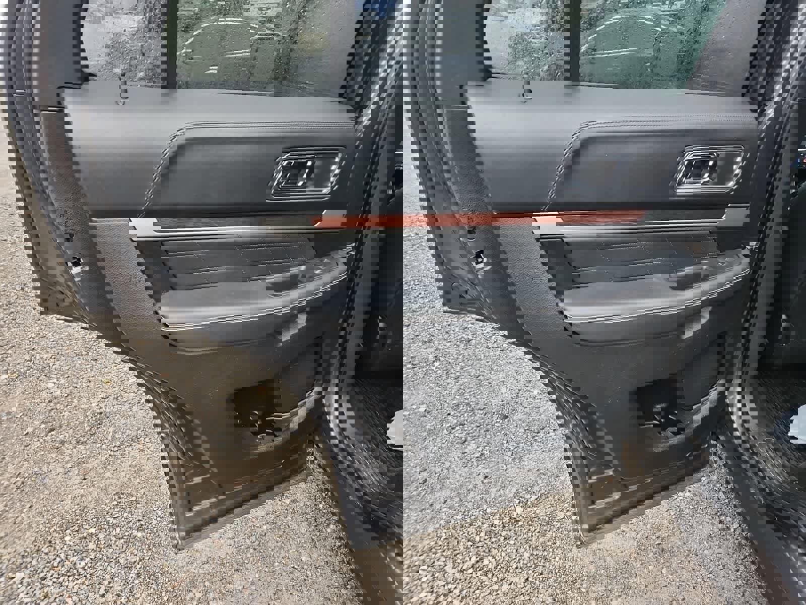 Used 2016 Ford Explorer Platinum image 27