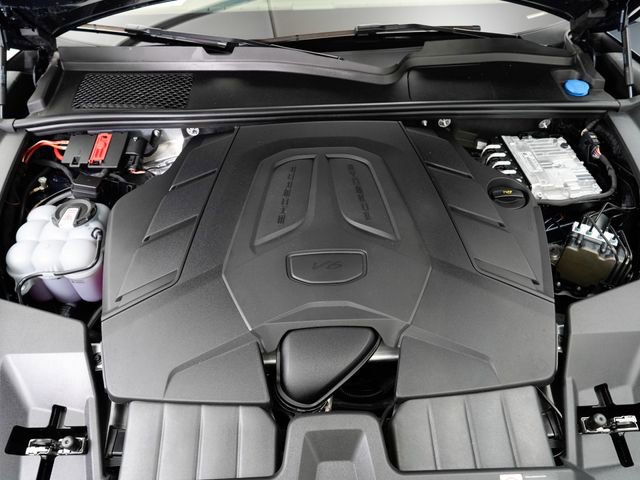 Certified 2025 Porsche Cayenne Coupe AWD/4WD image 37