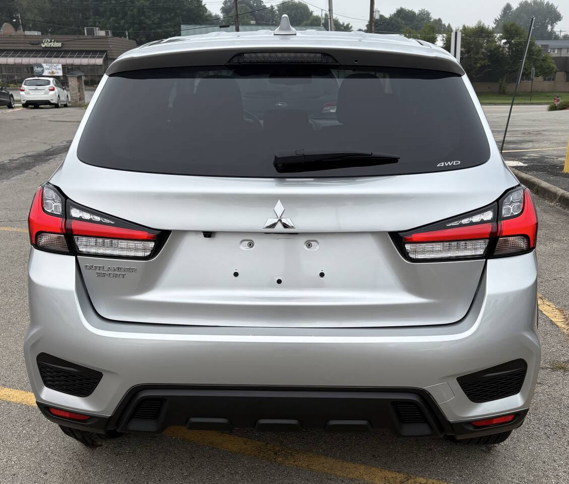 Used 2023 Mitsubishi Outlander Sport SE AWD/4WD image 3