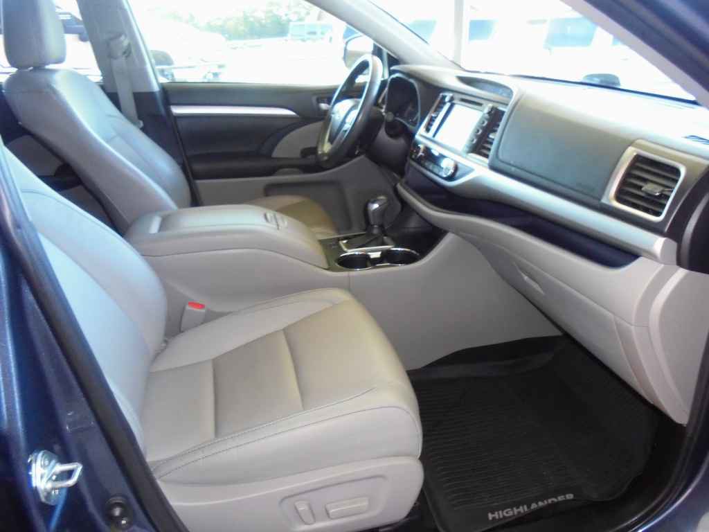 Used 2019 Toyota Highlander XLE image 8