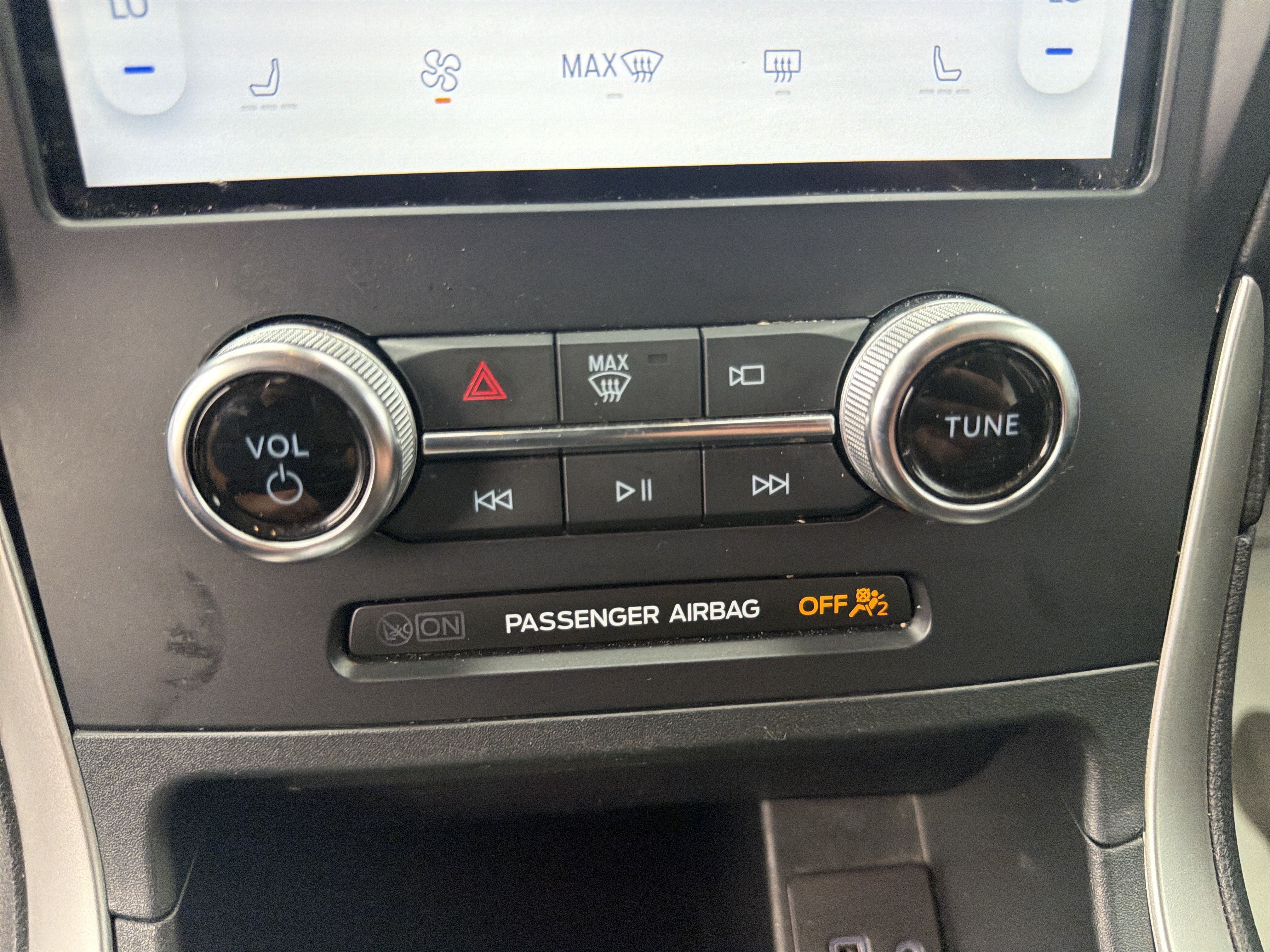 Used 2024 Ford Edge SEL AWD/4WD image 25