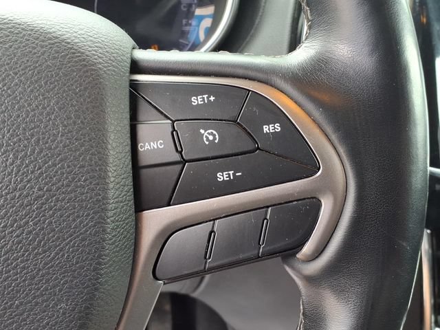 Used 2019 Jeep Grand Cherokee Overland AWD/4WD image 30