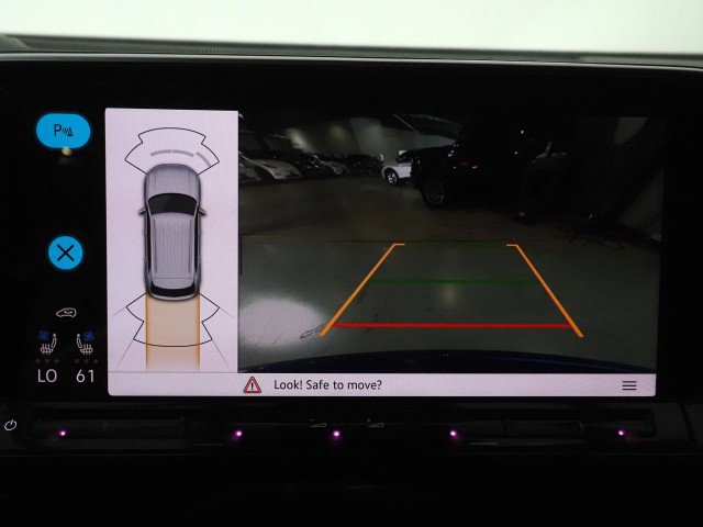 Used 2024 Volkswagen Atlas SE w/ Technology Package image 26