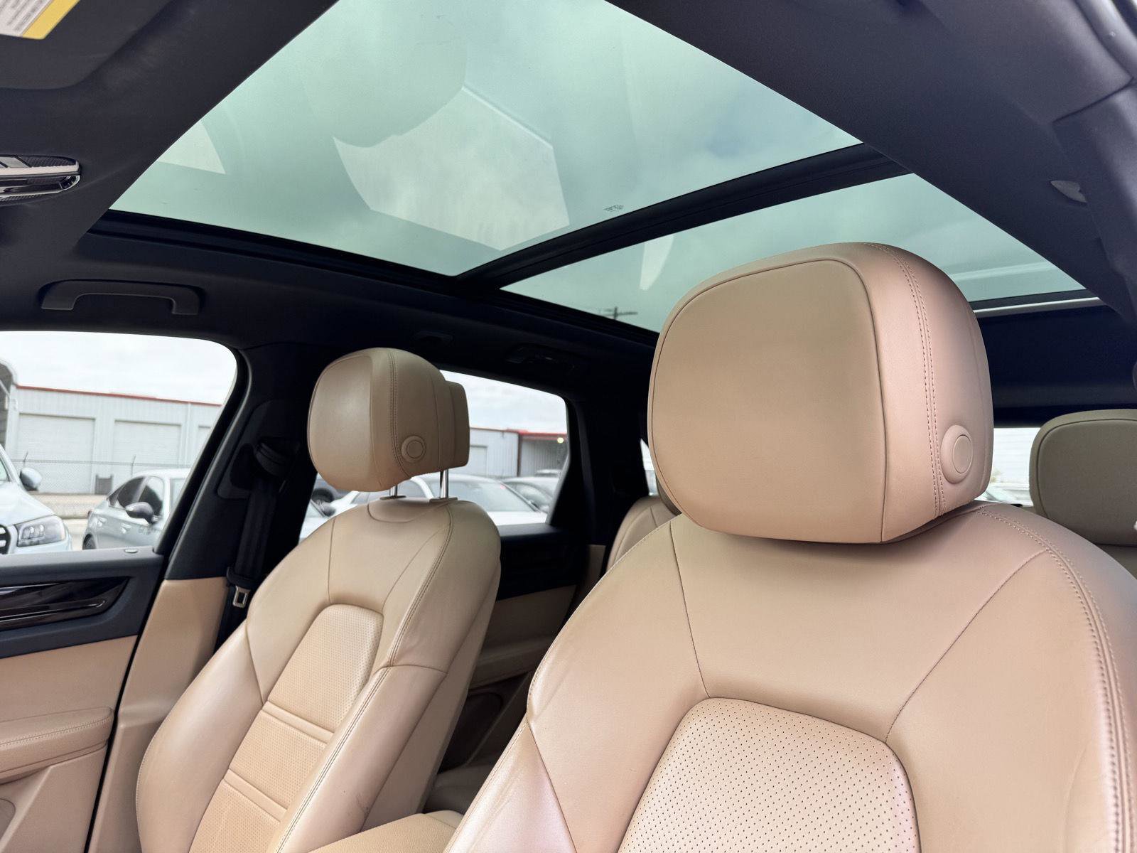 Used 2019 Porsche Cayenne image 19