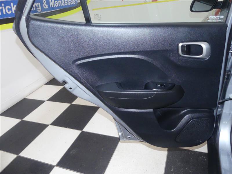 Used 2021 Hyundai Venue SE FWD image 21