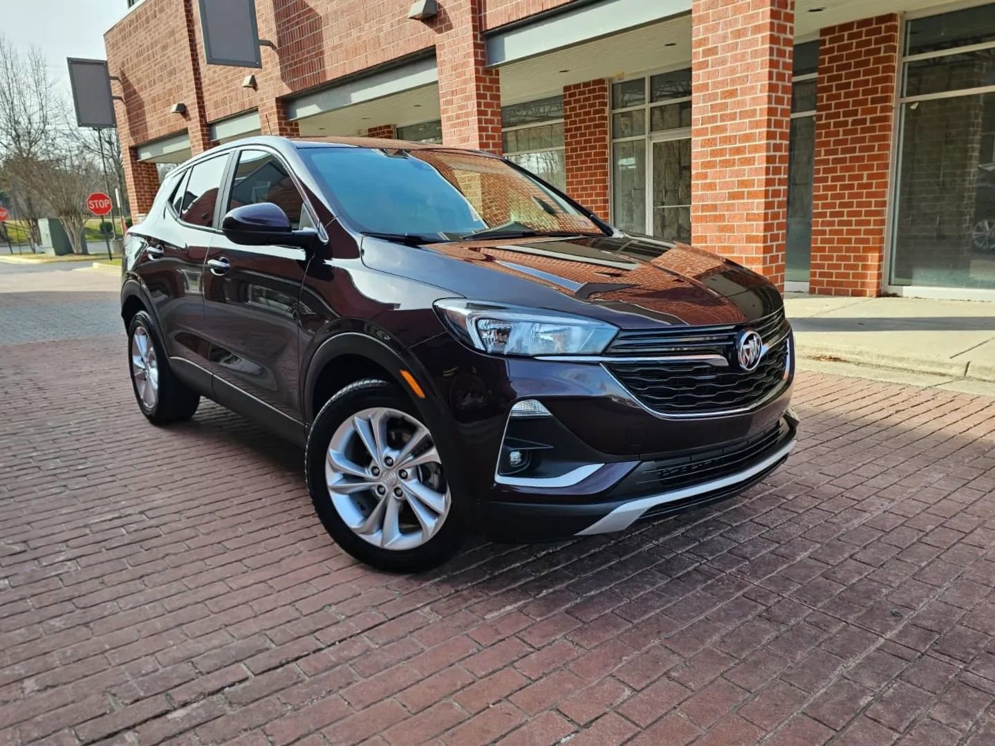 Used 2020 Buick Encore GX Preferred w/ Cold Weather Comfort Package image 1