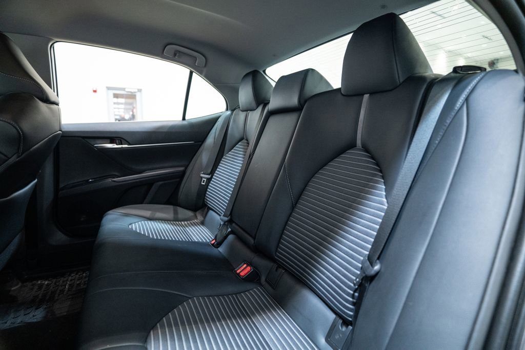 Certified 2020 Toyota Camry SE image 31