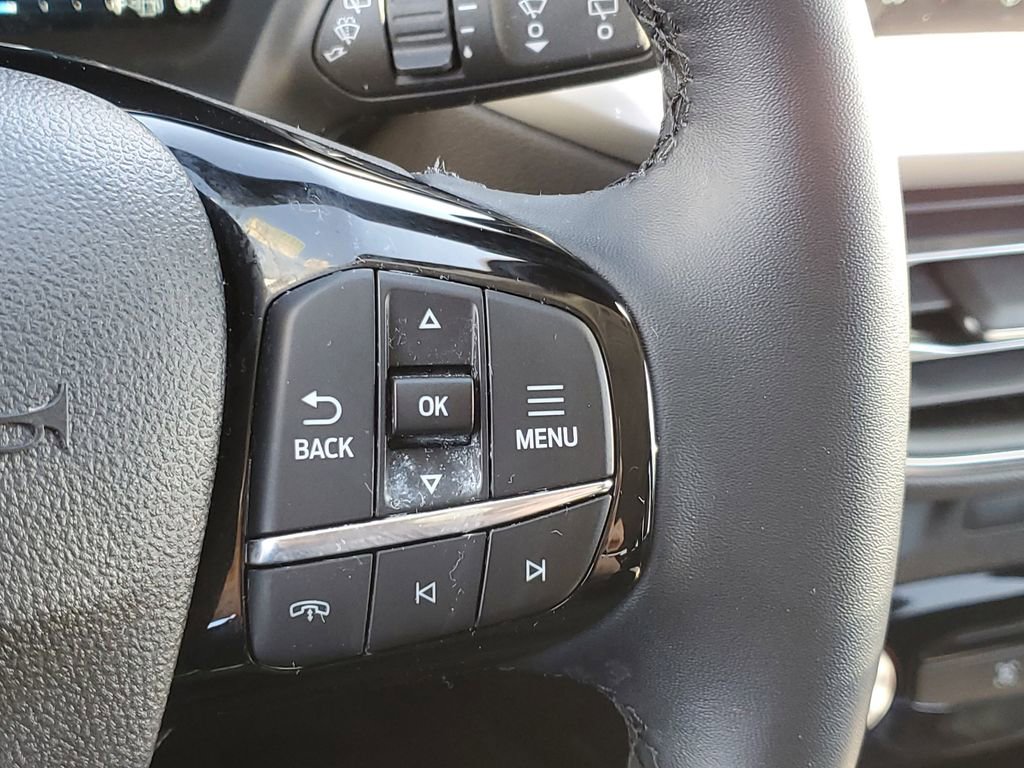Certified 2025 Ford Escape Platinum AWD/4WD image 17