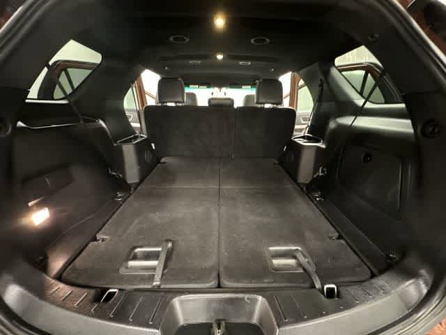 Used 2017 Ford Explorer XLT w/ Equipment Group 202A AWD/4WD image 26