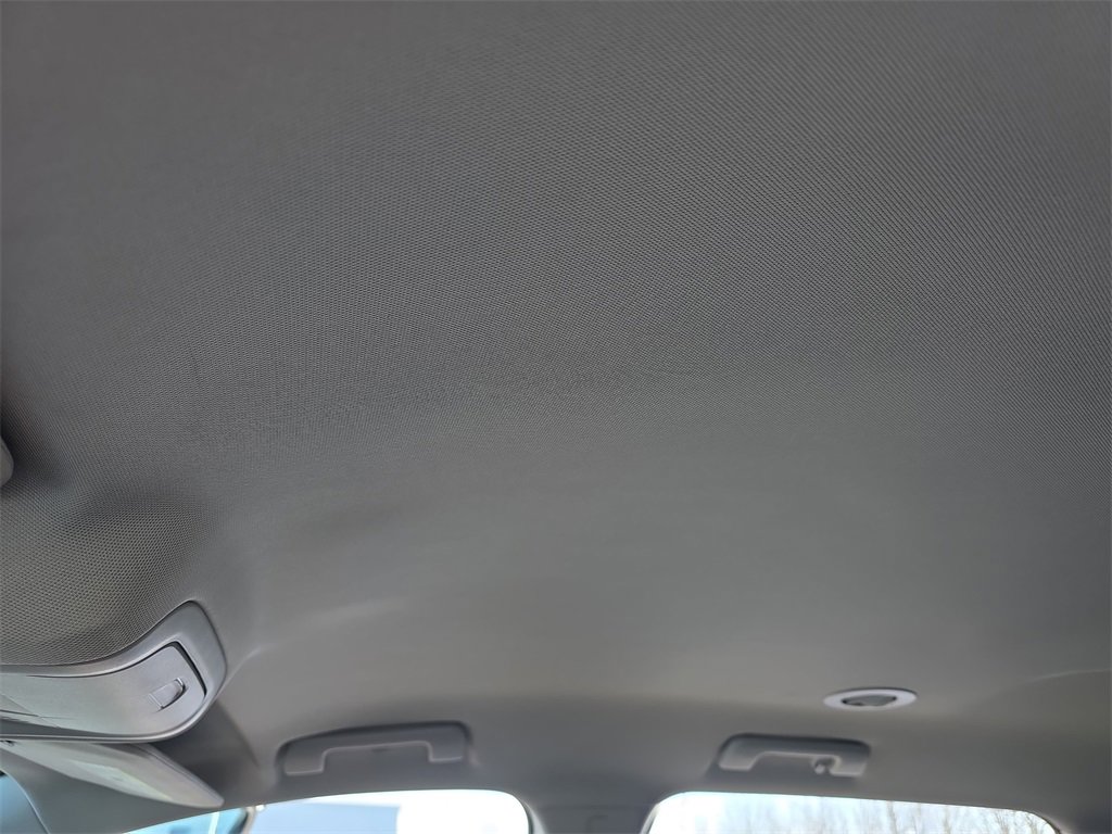 Used 2023 GMC Acadia AT4 image 34