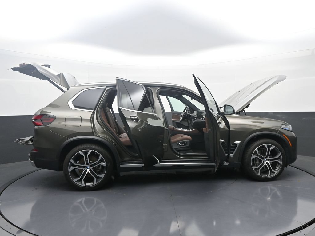 Used 2026 BMW X5 xDrive40i AWD/4WD image 45