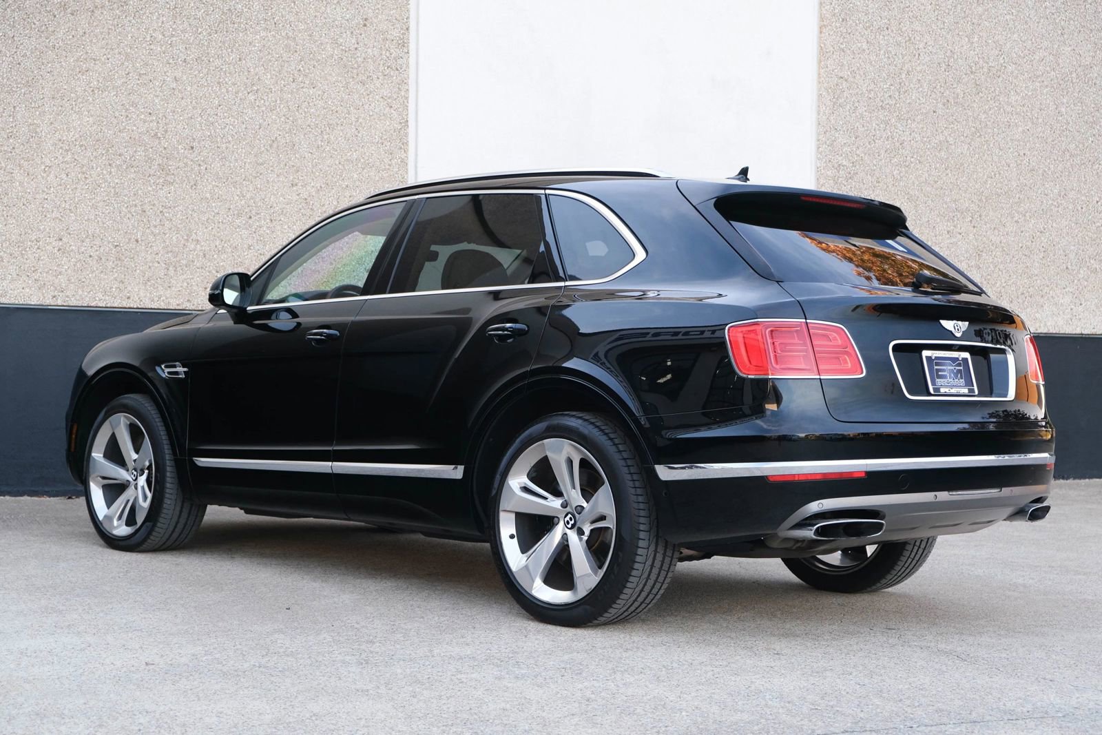 Used 2018 Bentley Bentayga image 13