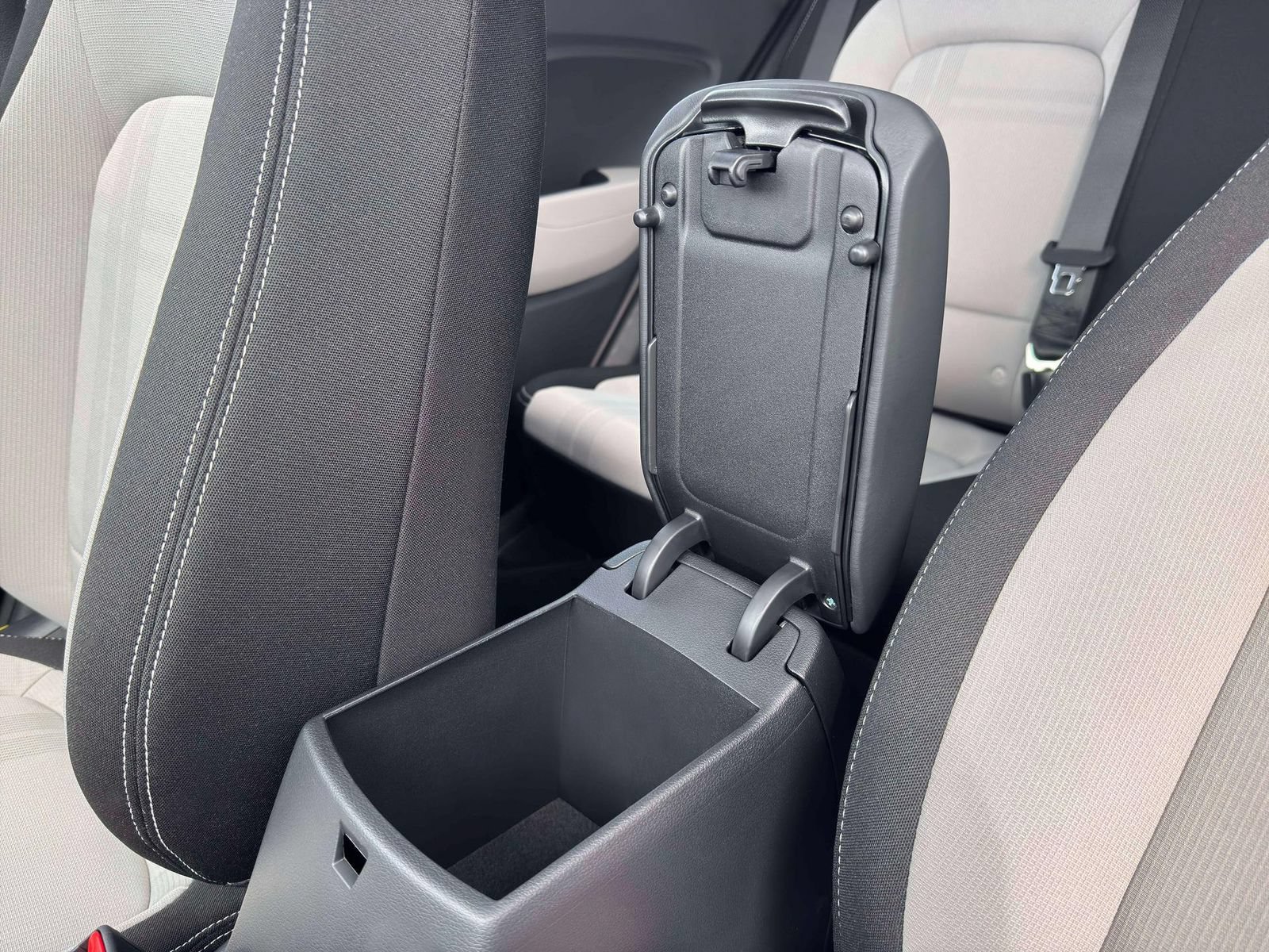 New 2026 Hyundai Venue SEL FWD image 18