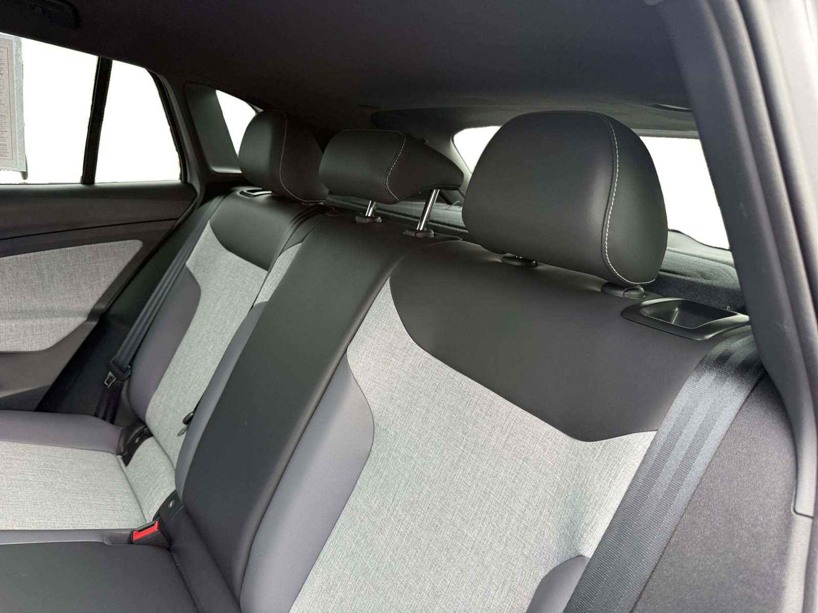 Certified 2025 Volkswagen ID.4 Pro RWD image 16