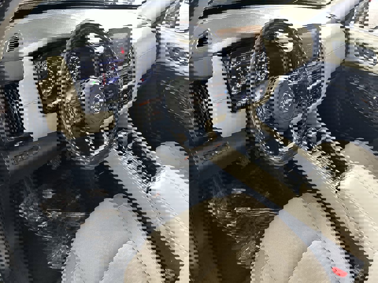 Used 2022 Nissan Pathfinder SV image 11