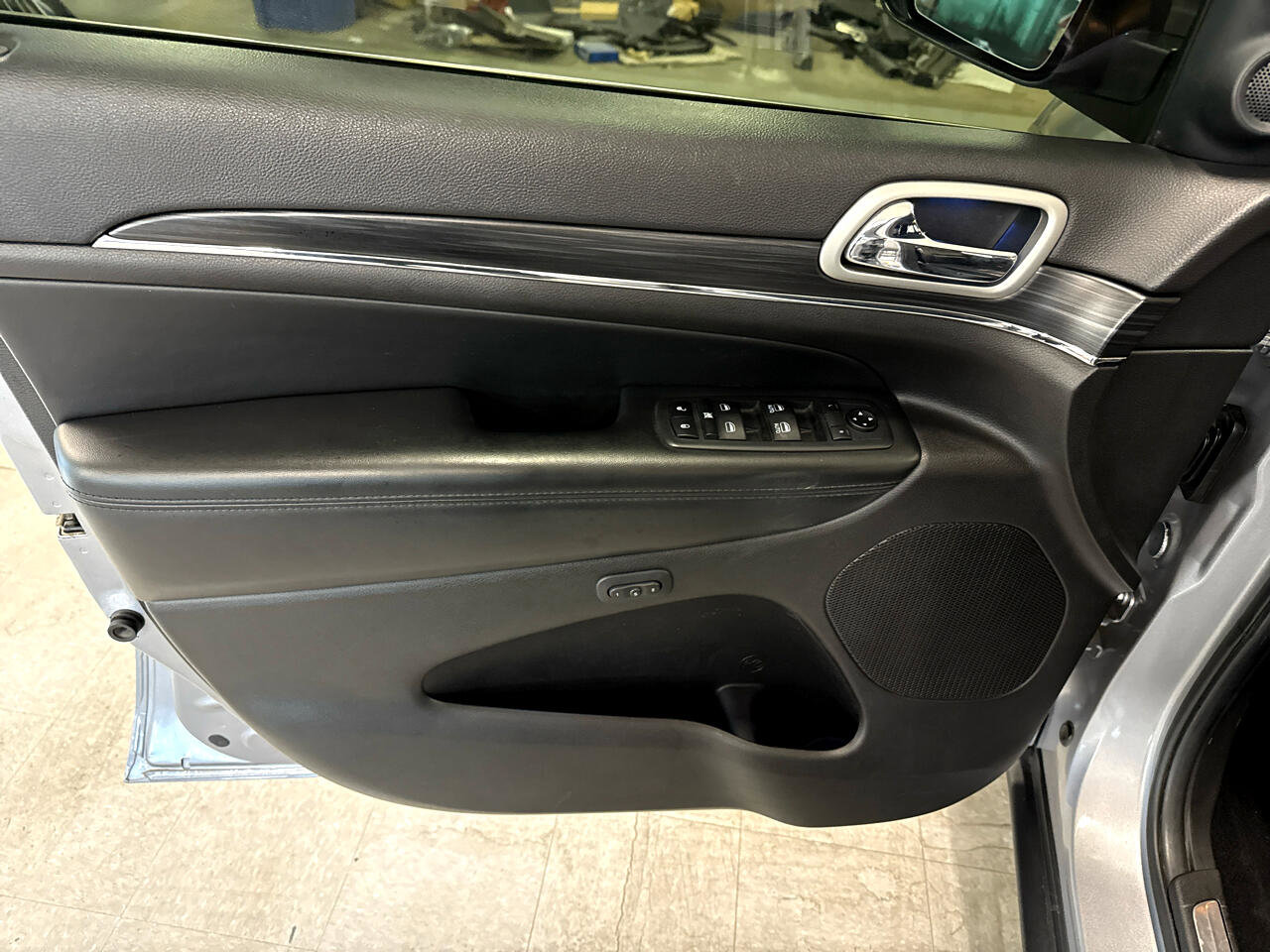 Used 2019 Jeep Grand Cherokee Limited image 27