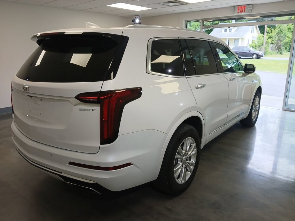 Used 2024 Cadillac XT6 Luxury AWD/4WD image 2