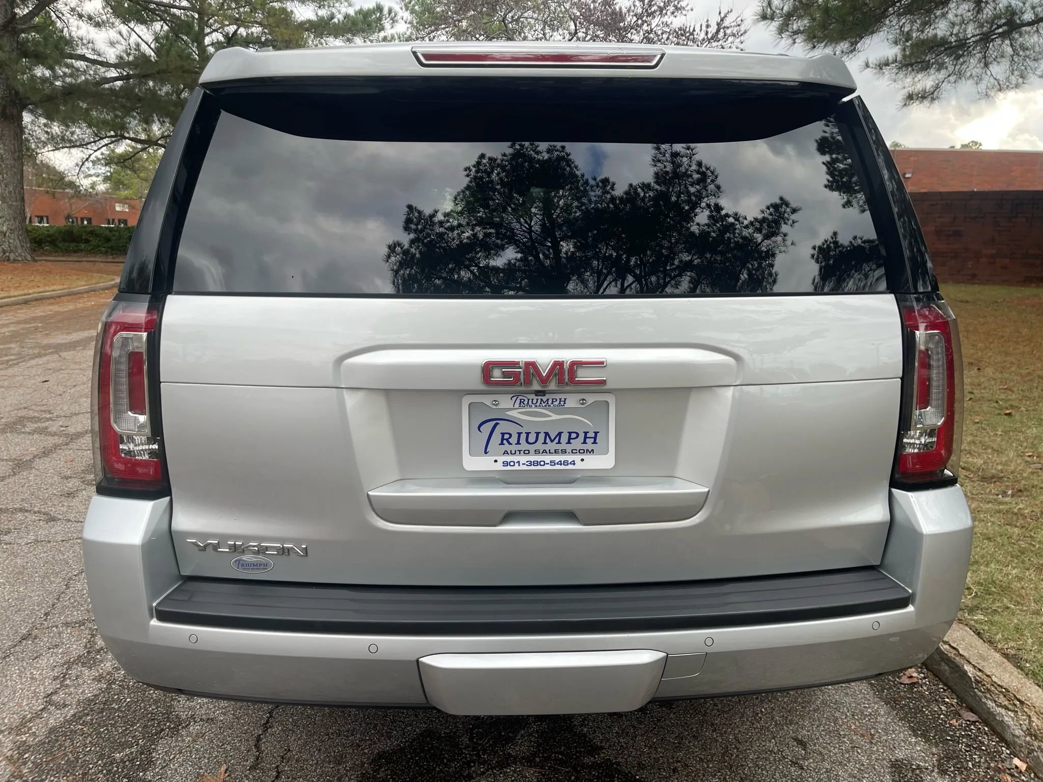 Used 2016 GMC Yukon SLT w/ Open Road Package image 4