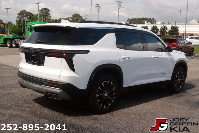 Used 2026 Chevrolet Traverse LT w/ Sun and Wheel Package FWD image 7