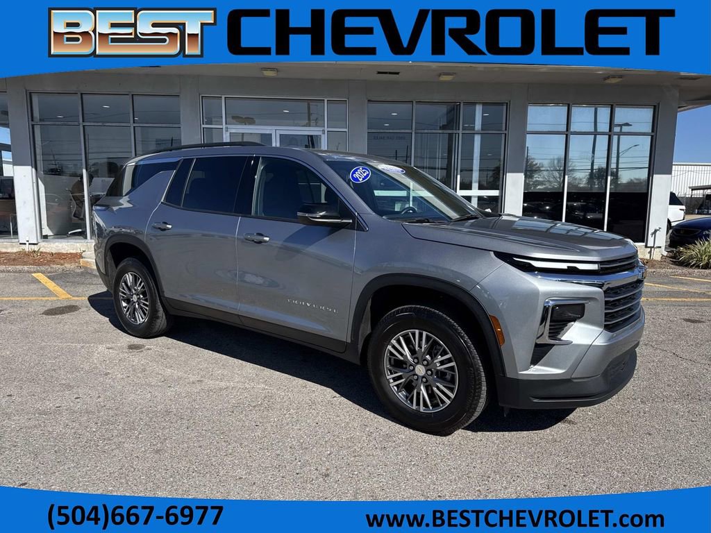 Certified 2025 Chevrolet Traverse LT image 1