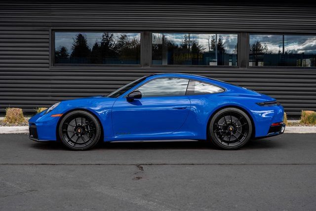 Used 2025 Porsche 911 Carrera GTS RWD image 2