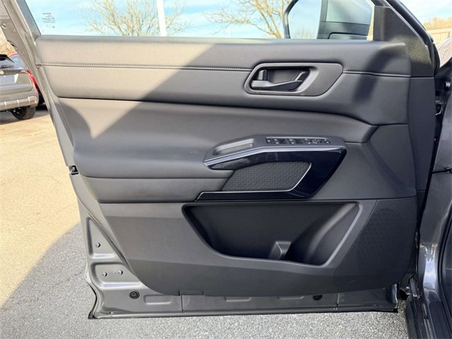 New 2025 Nissan Pathfinder SV w/ SV Premium Package image 14