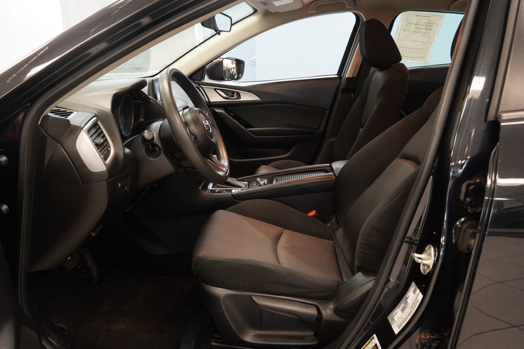 Used 2017 MAZDA MAZDA3 Sport FWD image 5