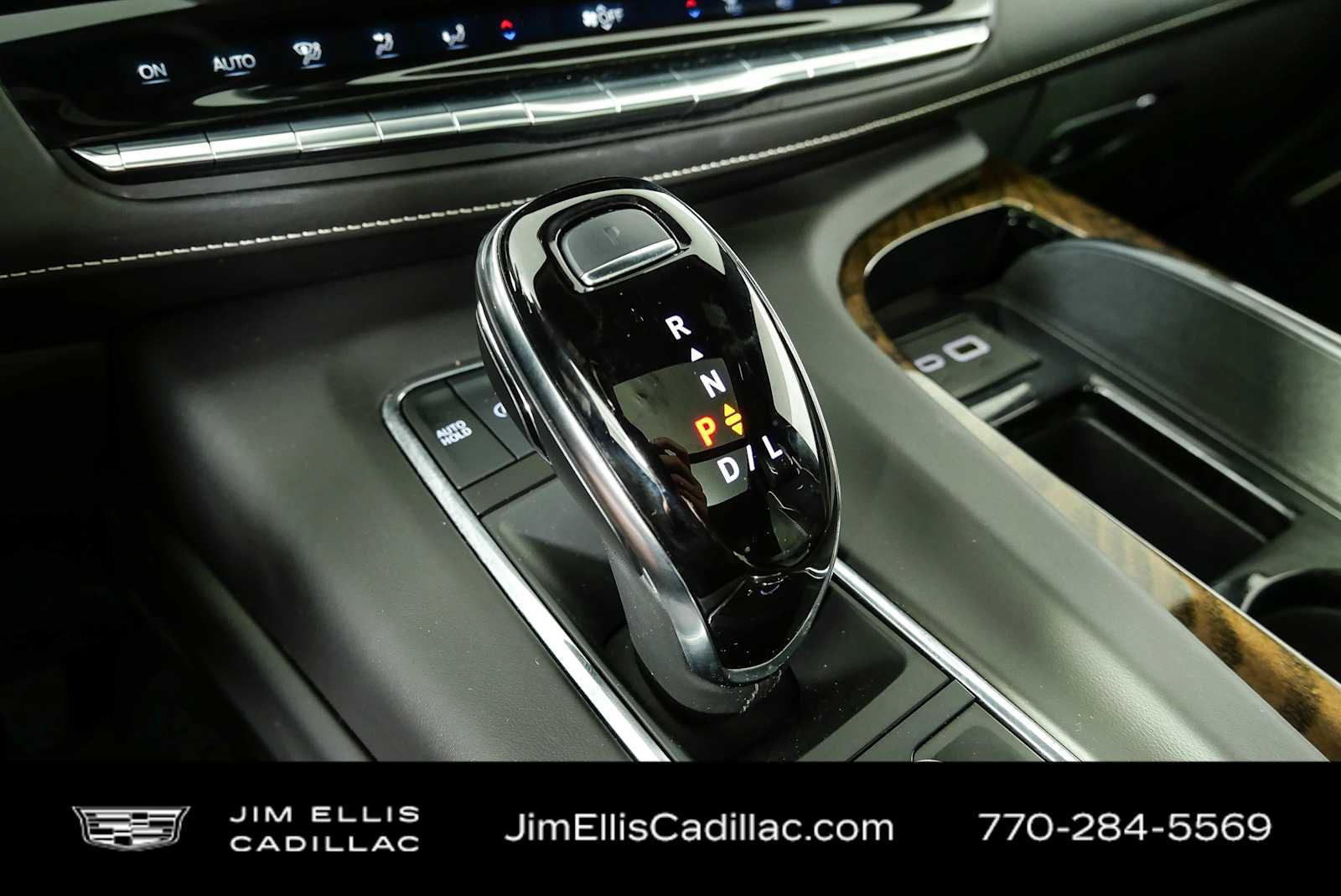 Used 2024 Cadillac Escalade Sport Platinum w/ LPO, ONYX Package AWD/4WD image 18