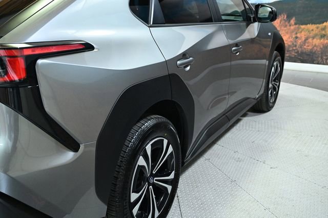 Used 2025 Subaru Solterra Premium image 9