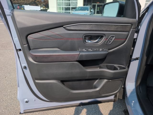 Used 2026 Honda Pilot Black Edition image 17