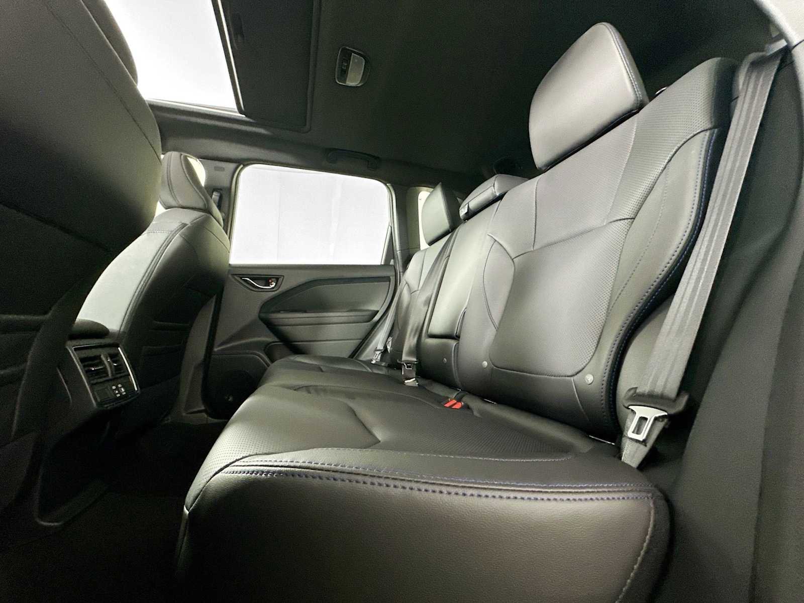 Used 2025 Subaru Forester Limited image 21