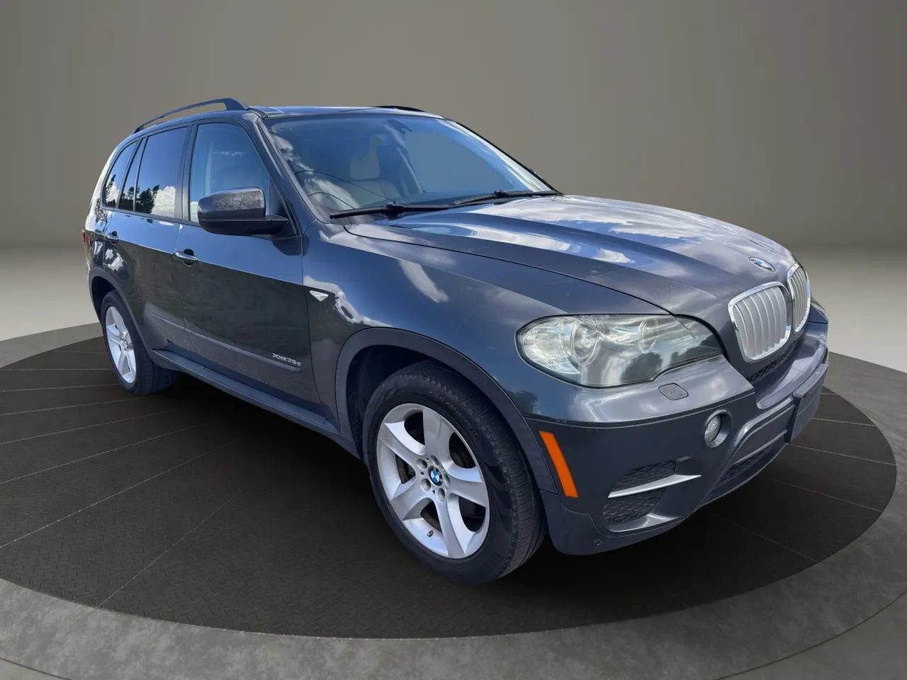 Used 2011 BMW X5 xDrive35d image 2