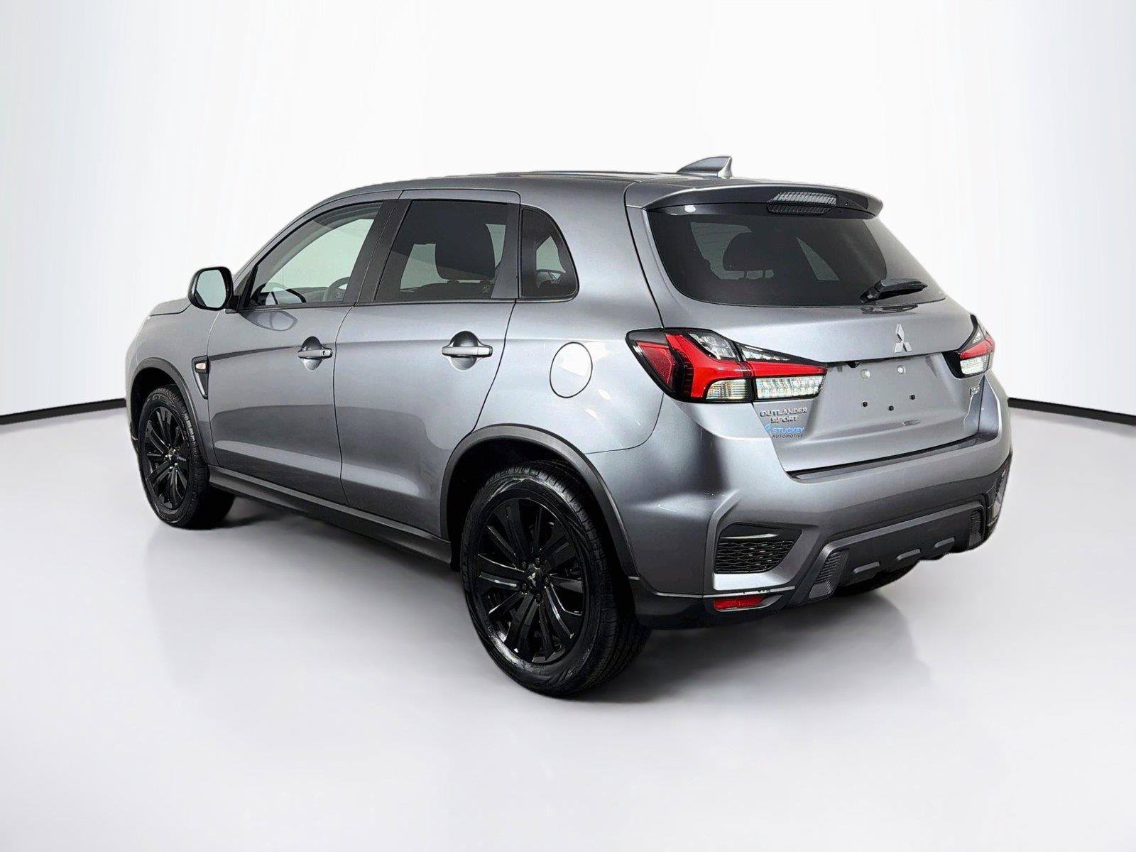 Used 2025 Mitsubishi Outlander Sport LE AWD/4WD image 9