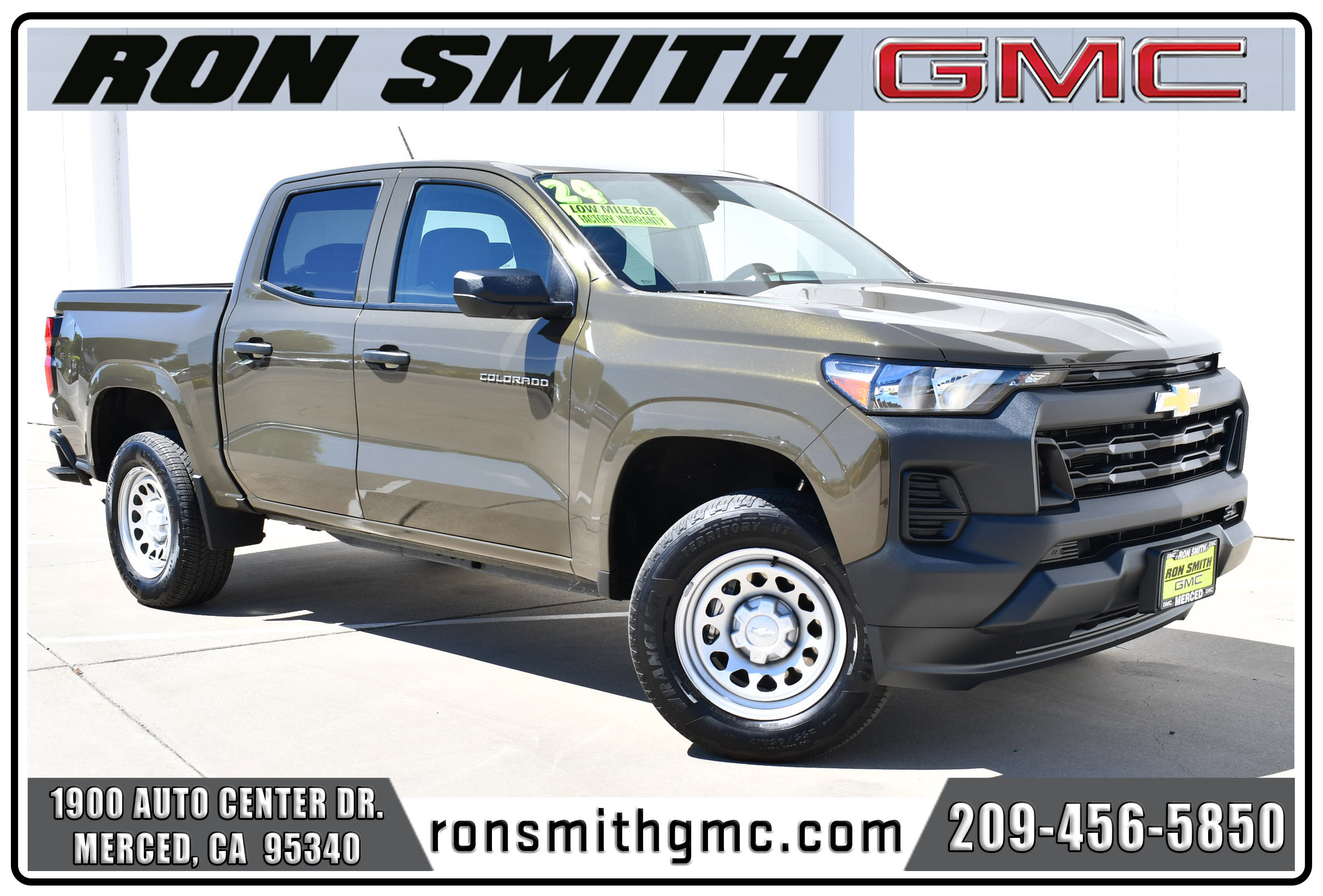Used 2024 Chevrolet Colorado W/T RWD image 1