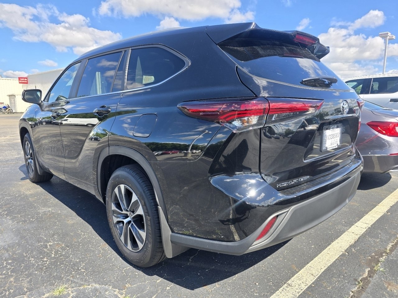 Used 2026 Toyota Highlander XLE AWD/4WD image 5