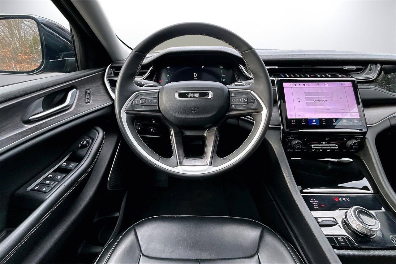 Used 2024 Jeep Grand Cherokee Limited 4xe image 11