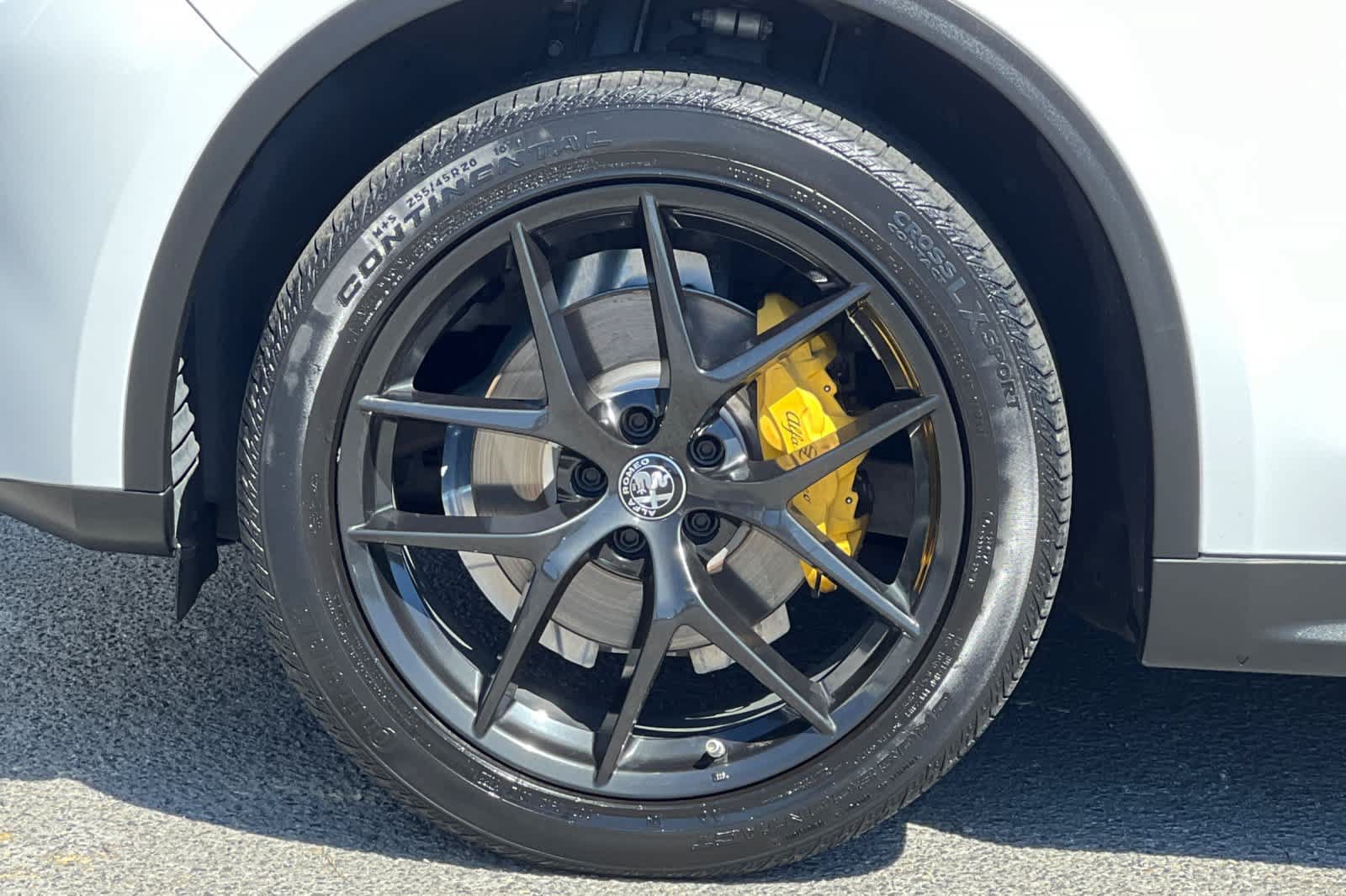 Used 2019 Alfa Romeo Stelvio w/ Nero Edizione RWD image 27