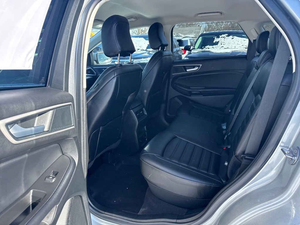 Used 2024 Ford Edge SEL w/ Convenience Package image 16