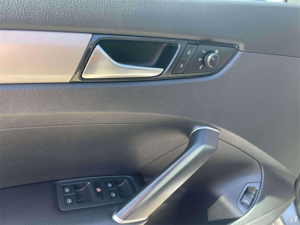 Used 2021 Volkswagen Passat 2.0T S image 17