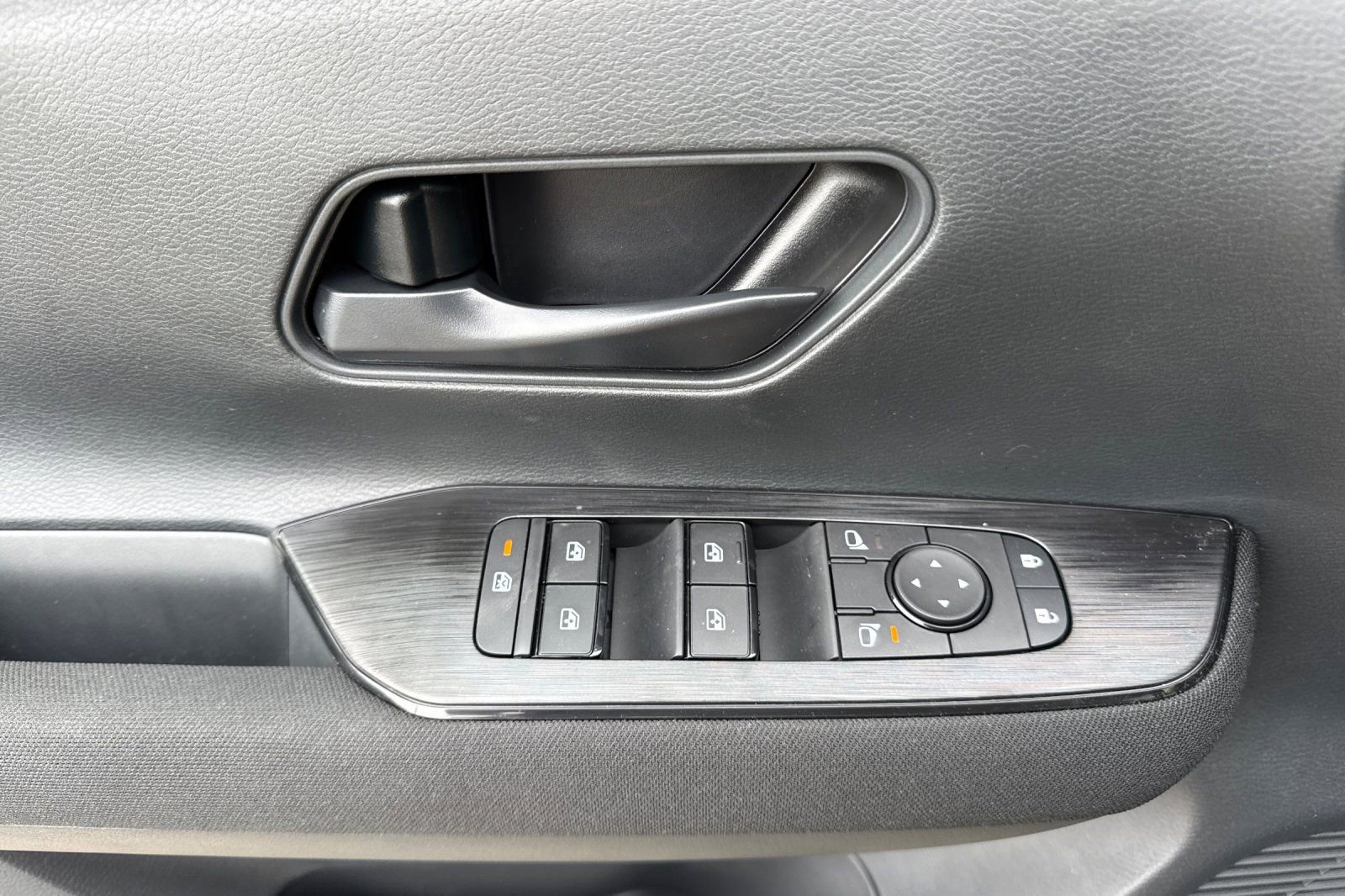 New 2025 Nissan Kicks S image 12