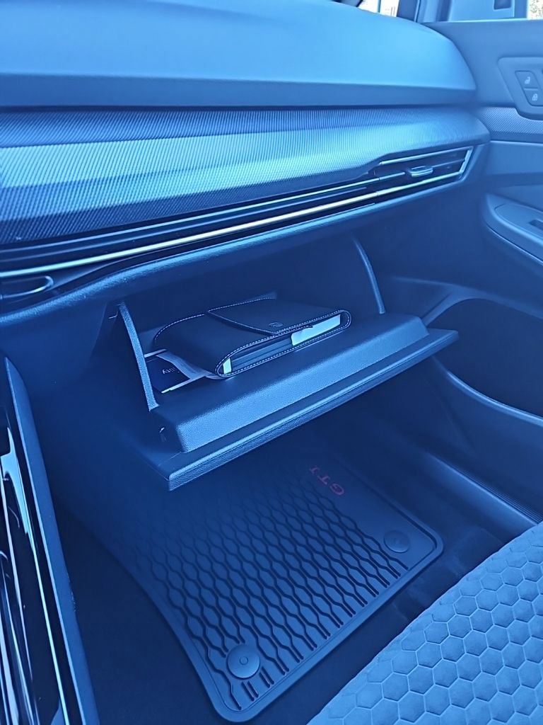 New 2026 Volkswagen GTI SE FWD image 29