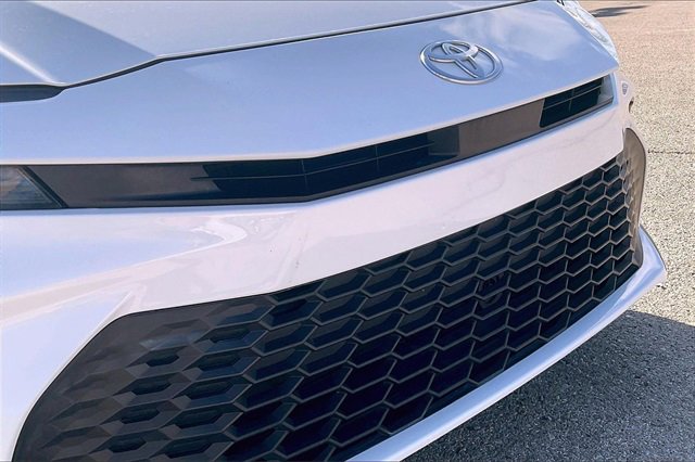 Used 2025 Toyota Camry SE image 25